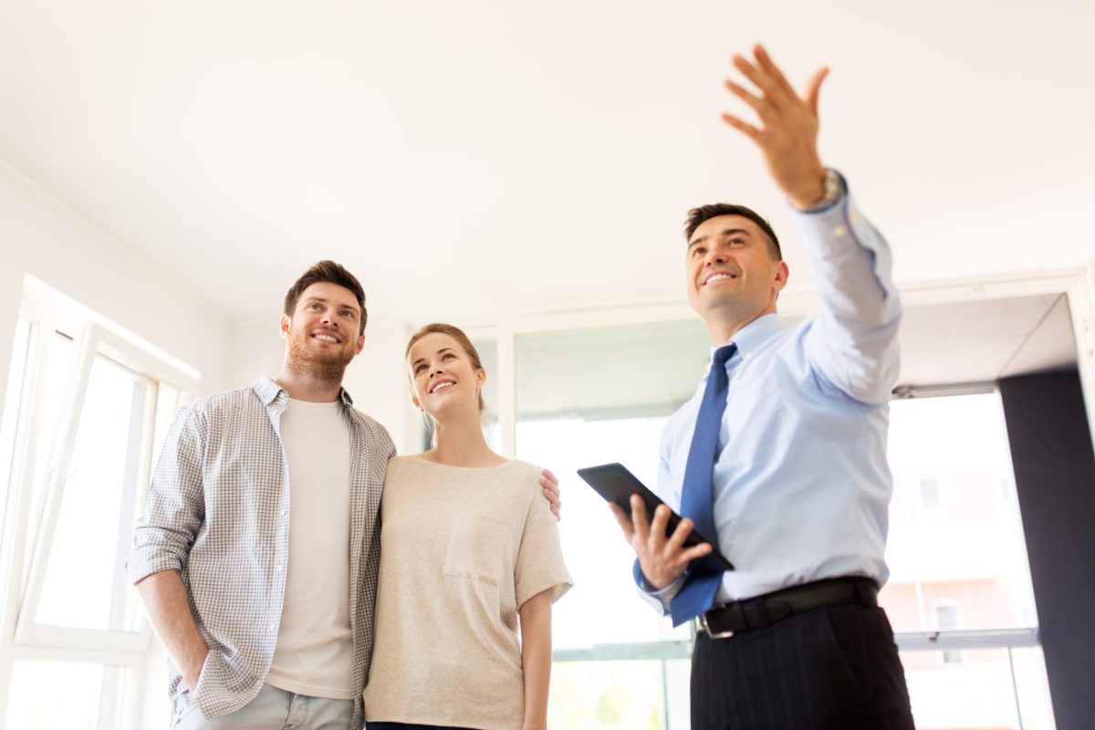 What Are Some Benefits of Using a Professional Realtor?
